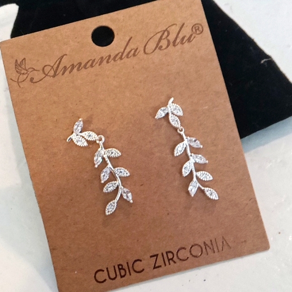 Jewelry - woman's earrings